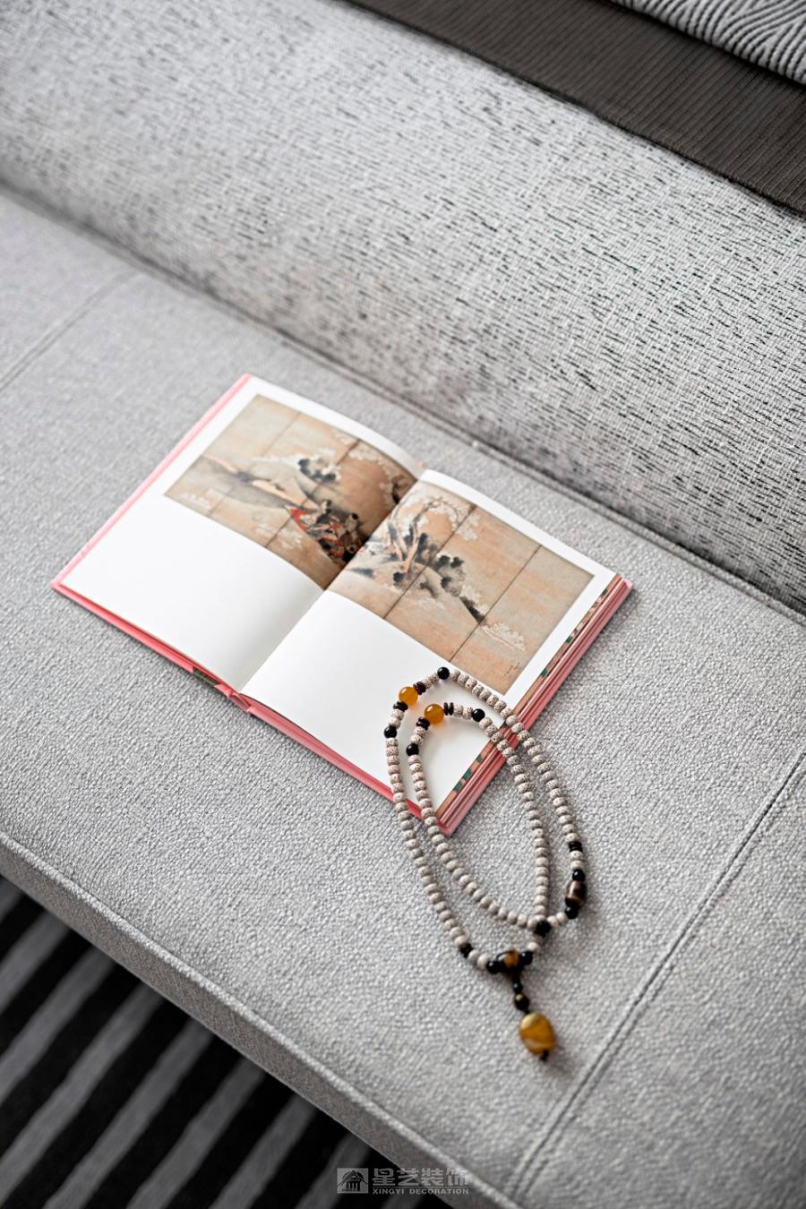 不追求華麗，而追求舒適；不堆砌裝飾，而回歸生活本身